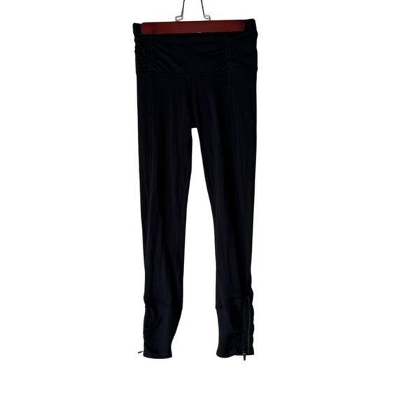 Lululemon Pants - Lululemon Women's Black Leggings Size 2 Ruched Detail Back Pocket